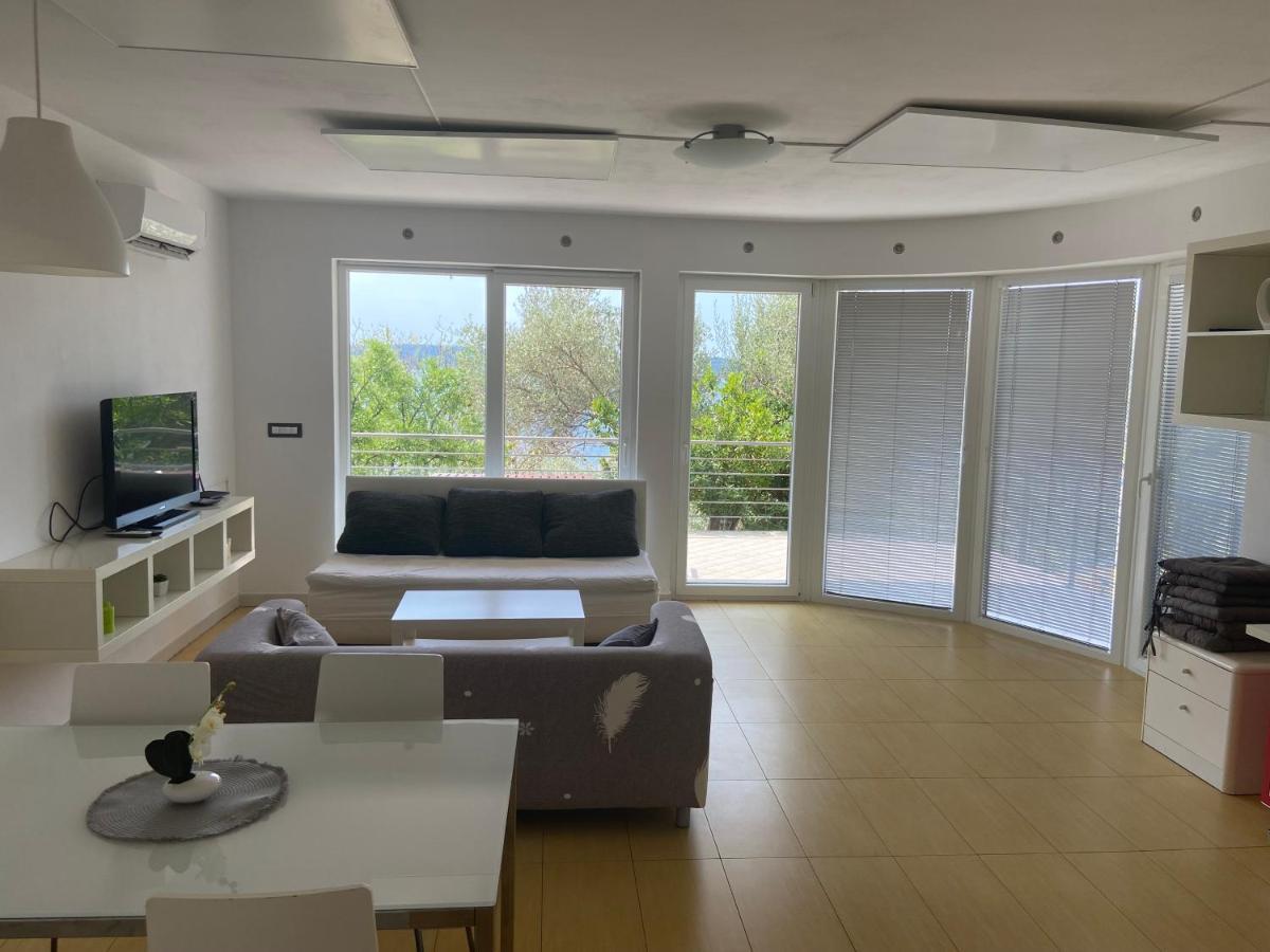 Rubin Apartment *